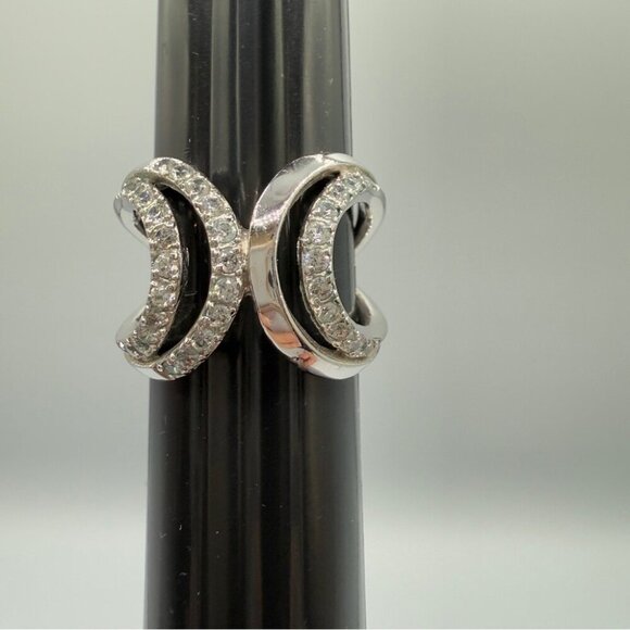 Gorgeous 'Embrace' Infinity Style rIng with CZ studded band - Picture 4 of 14